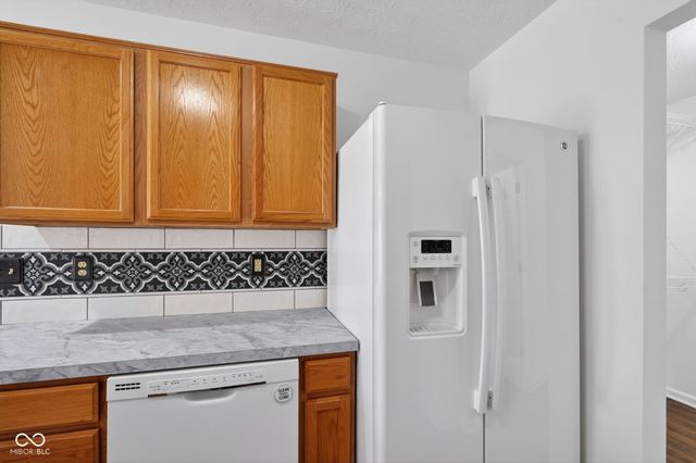 612 Cembra Drive, Greenwood, IN 46143