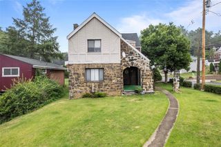 835 Charles St, Carnegie, PA 15106