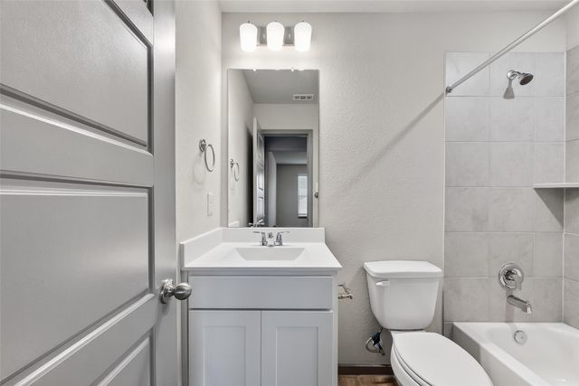 3410 Rolling River Drive, Baytown, TX 77521