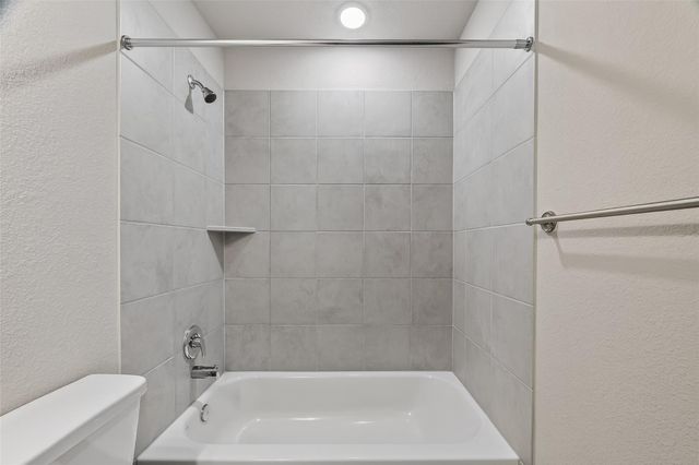 3410 Rolling River Drive, Baytown, TX 77521