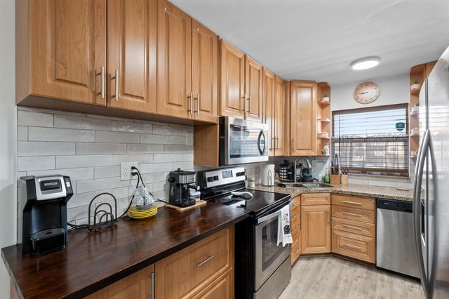 9350 Sunrise Lakes Boulevard 205, Sunrise, FL 33322