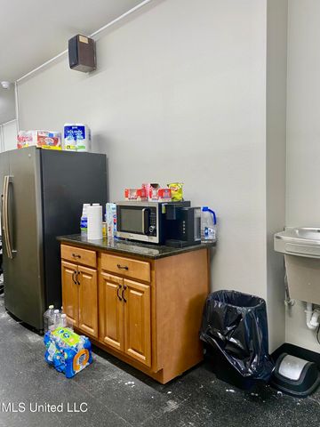 417 W Canal Street, Picayune, MS 39466
