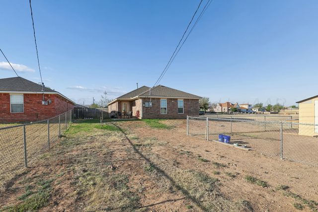 1914 NW 15TH Avenue, Amarillo, TX 79107