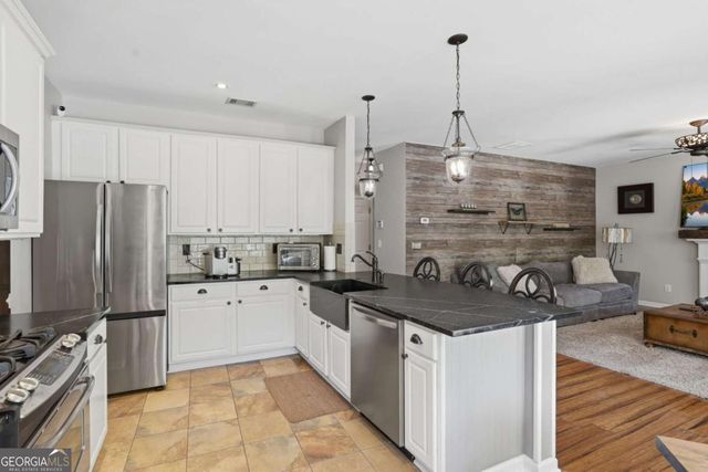 555 Kingsport Drive, Alpharetta, GA 30076
