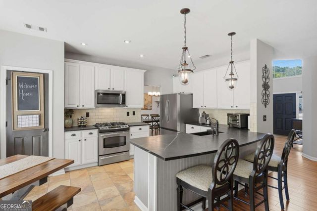 555 Kingsport Drive, Alpharetta, GA 30076