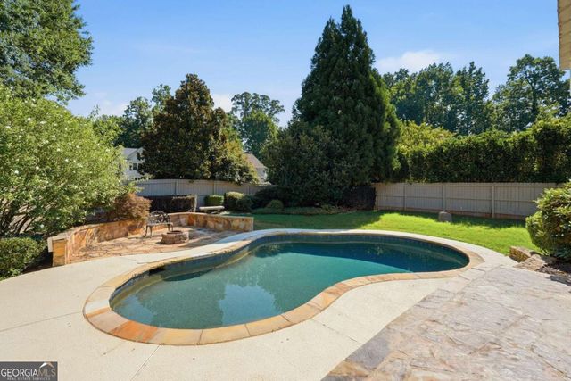 555 Kingsport Drive, Alpharetta, GA 30076
