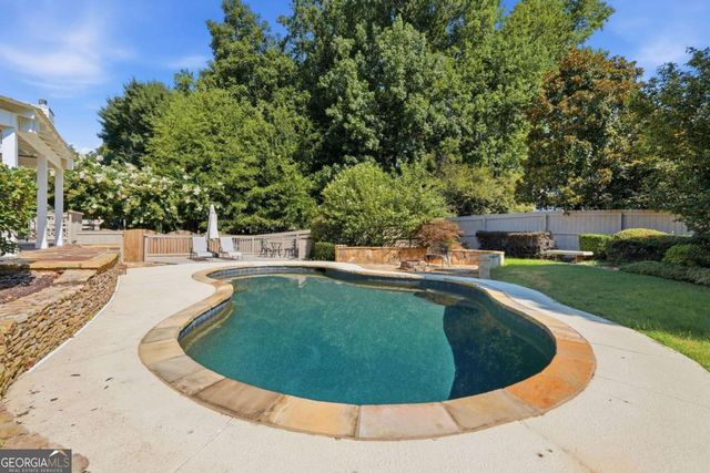 555 Kingsport Drive, Alpharetta, GA 30076