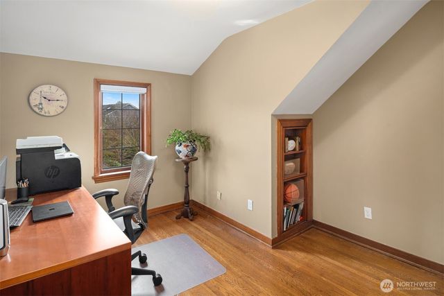 2256 W Viewmont Way W, Seattle, WA 98199