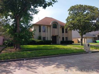 3902 Crow Valley Drive, Missouri City, TX 77459