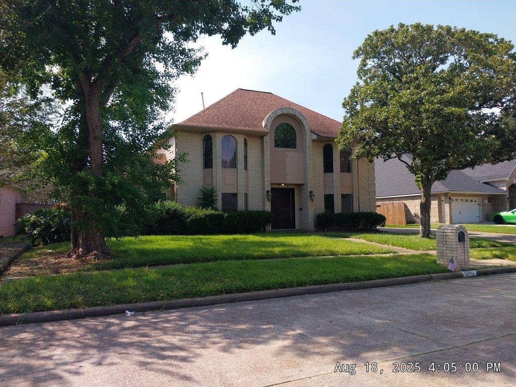 3902 Crow Valley Drive, Missouri City, TX 77459