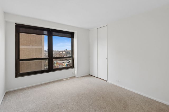 5050 S EAST END Avenue 8D, Chicago, IL 60615