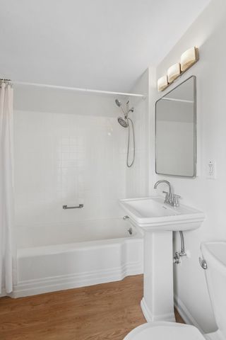 5050 S EAST END Avenue 8D, Chicago, IL 60615