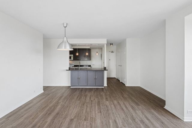 5050 S EAST END Avenue 8D, Chicago, IL 60615