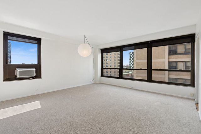 5050 S EAST END Avenue 8D, Chicago, IL 60615