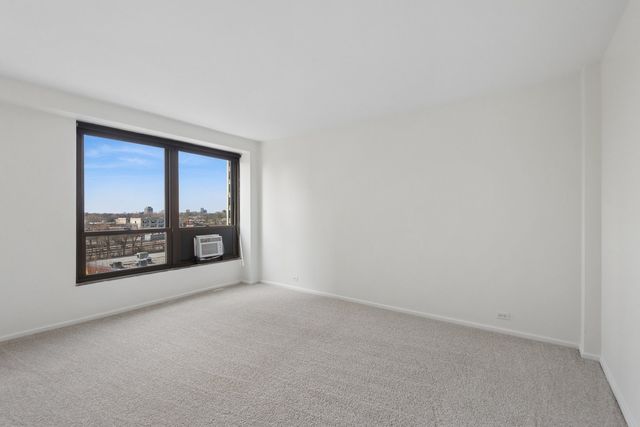 5050 S EAST END Avenue 8D, Chicago, IL 60615