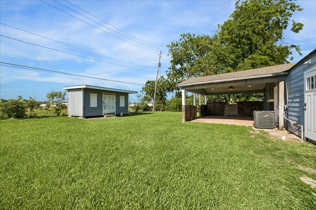 2716 N Harris Avenue, Pasadena, TX 77506