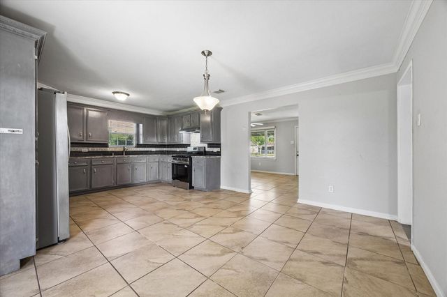 2716 N Harris Avenue, Pasadena, TX 77506