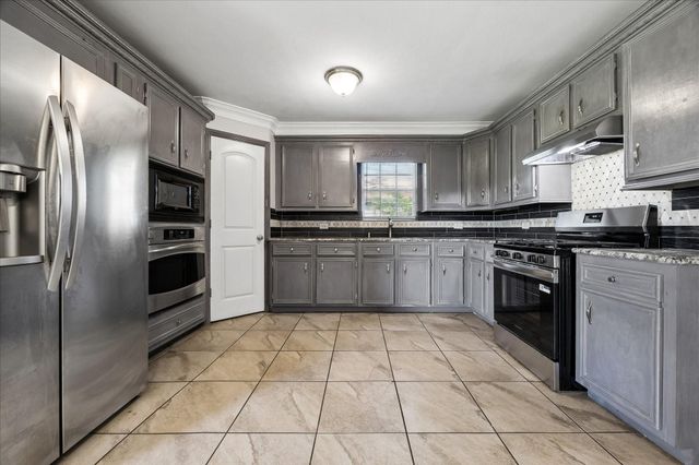 2716 N Harris Avenue, Pasadena, TX 77506