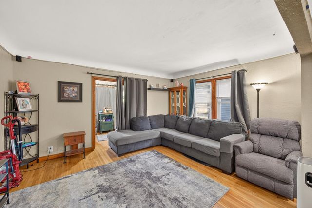 404 1st Avenue S, South Saint Paul, MN 55075