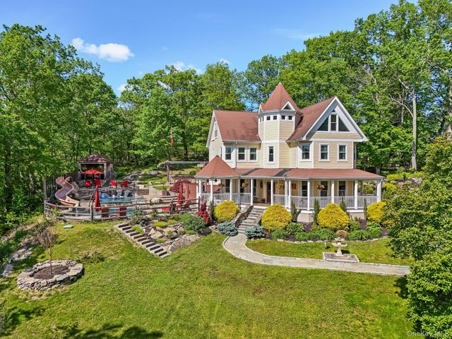 24 Jackson Road, Mahopac, NY 10541