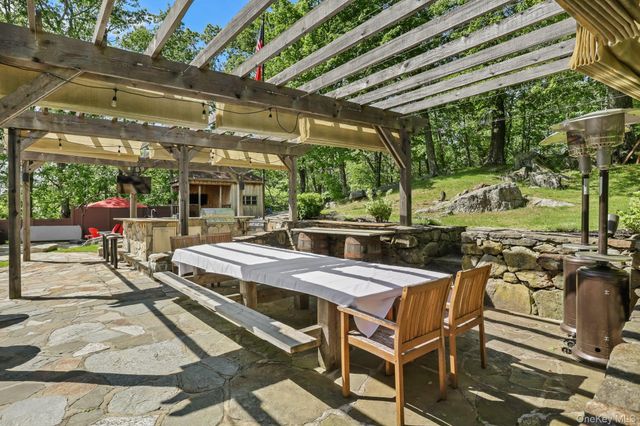 24 Jackson Road, Mahopac, NY 10541