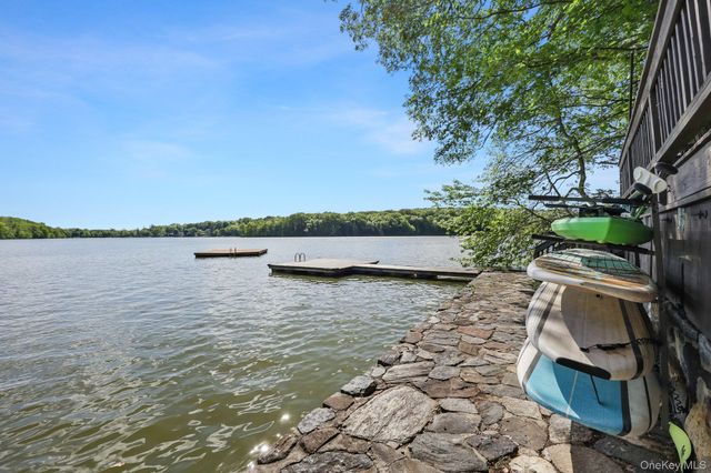 24 Jackson Road, Mahopac, NY 10541