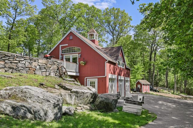 24 Jackson Road, Mahopac, NY 10541