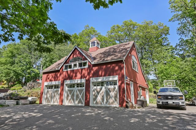 24 Jackson Road, Mahopac, NY 10541