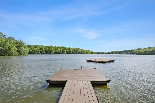 24 Jackson Road, Mahopac, NY 10541