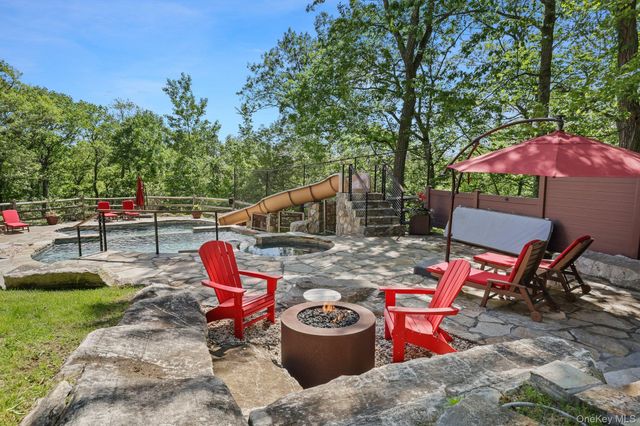 24 Jackson Road, Mahopac, NY 10541