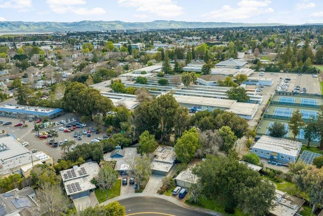 3925 Nelson Drive, Palo Alto, CA 94306