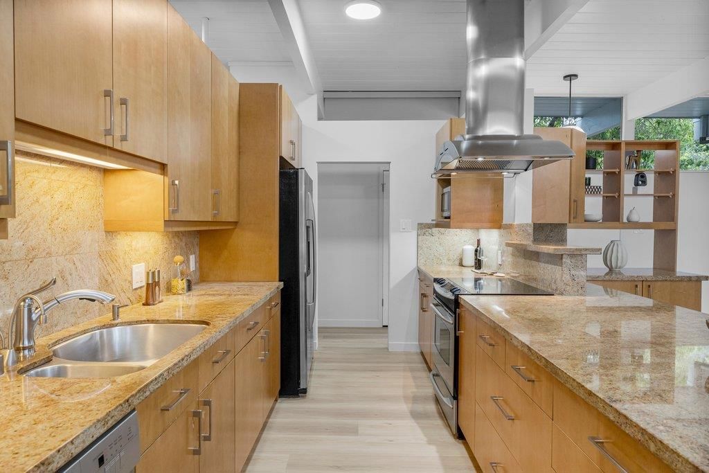 Image 21 of property listing at 3925 Nelson Drive, Palo Alto, CA 94306