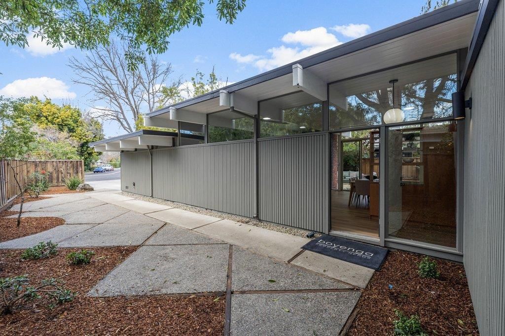 Image 5 of property listing at 3925 Nelson Drive, Palo Alto, CA 94306