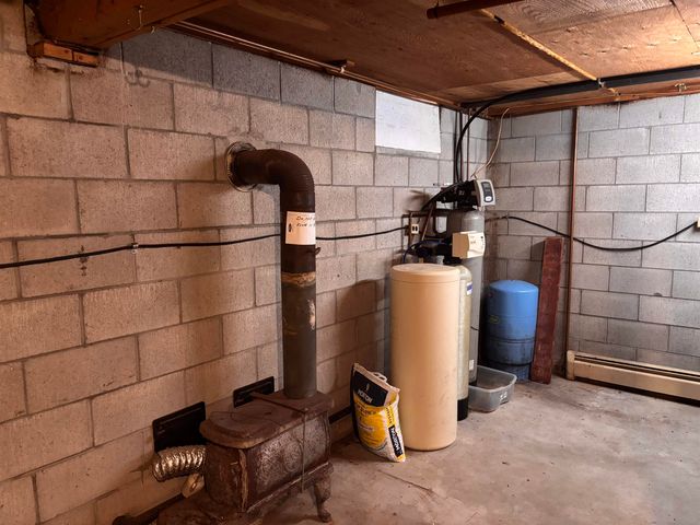 8661 Deadstream Road, Honor, MI 49640