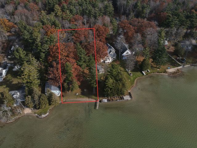 8661 Deadstream Road, Honor, MI 49640