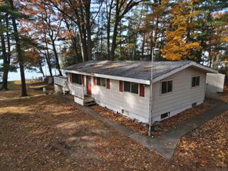8661 Deadstream Road, Honor, MI 49640