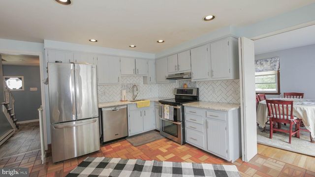 103 CHEROKEE LN, Absecon, NJ 08201