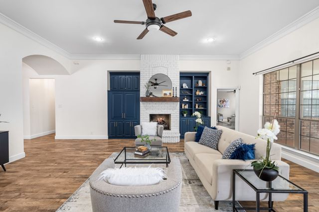 32 Royal Oaks Circle, Denton, TX 76210