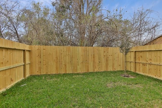 1043 Marcolin, Houston, TX 77088