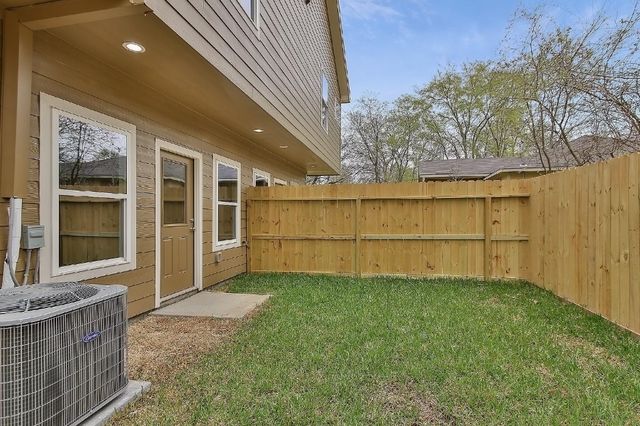 1043 Marcolin, Houston, TX 77088