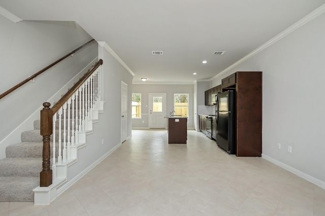 1043 Marcolin, Houston, TX 77088