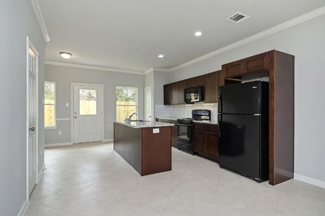 1043 Marcolin, Houston, TX 77088