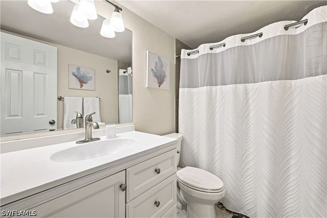 8135 Country RD 103, Fort Myers, FL 33919