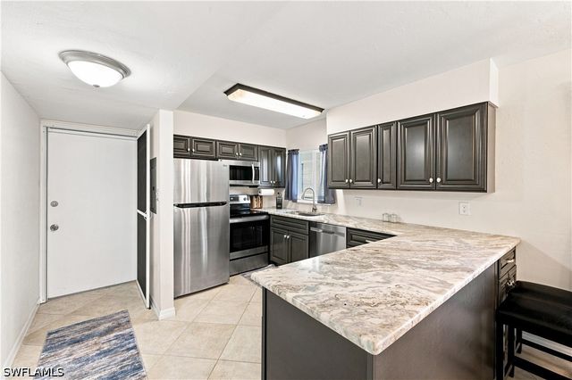 8135 Country RD 103, Fort Myers, FL 33919