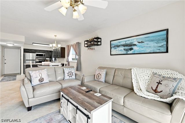 8135 Country RD 103, Fort Myers, FL 33919