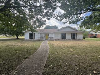 1516 E Mclennan Avenue, Mart, TX 76664