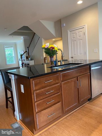 9532 CANONBURY SQ, Fairfax, VA 22031