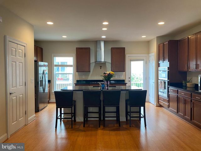 9532 CANONBURY SQ, Fairfax, VA 22031