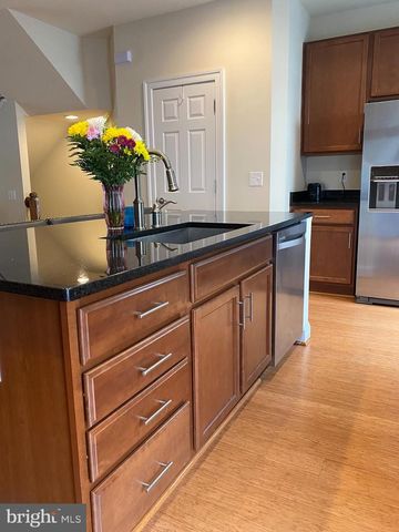 9532 CANONBURY SQ, Fairfax, VA 22031