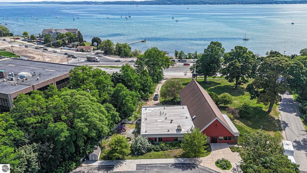1200 Ramsdell Road, Traverse City, MI 49684